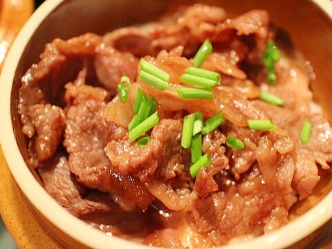 【超簡単】すき焼きのタレで味付け！牛とろろ丼